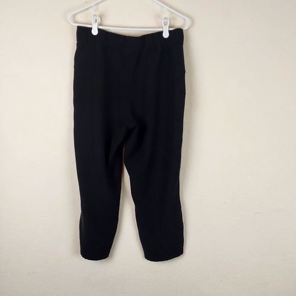Lululemon On The Fly Crop Pants - Picture 6 of 14